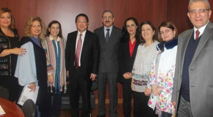 سفارة اليابان منحت الجامعة اللبنانية 50 كتاب بمجالات السياسة والعلاقات الدولية