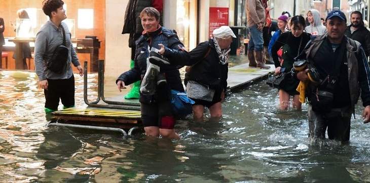 مقتل ثلاثة أشخاص في إيطاليا بسبب عاصفة ضربت البلاد