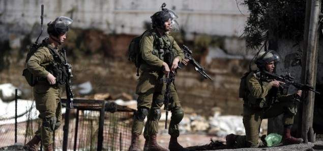 وسائل اعلام إسرائيلية: إطلاق النار على فلسطيني حاول طعن جنود في الخليل