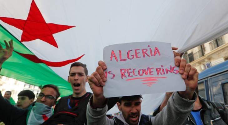 رويترز: عمال في حقل غاز جزائري ينظمون احتجاجا محدودا