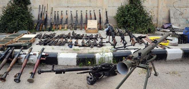 "سانا": العثور على أسلحة وذخائر بعضها إسرائيلي الصنع بريف درعا الشمالي