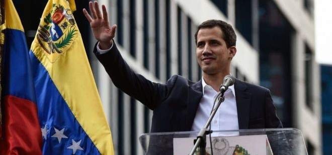 غوايدو: مادورو يحاول نقل 1.2 مليار دولار من فنزويلا إلى الأوروغواي