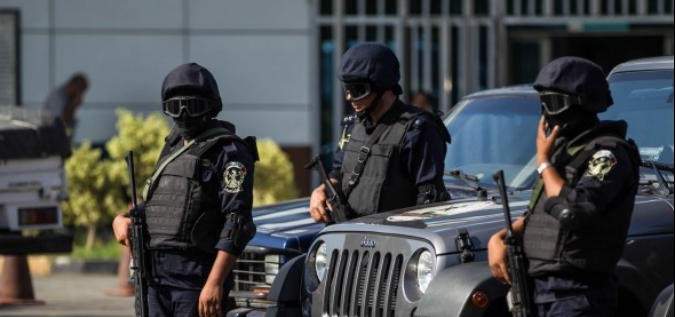 مقتل 11 مسلحا في مواجهات مع الشرطة المصرية في منطقة صحراوية قرب أسيوط