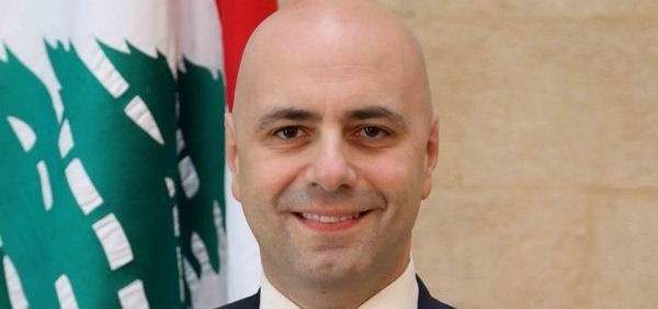 حاصباني تسلم عينة من المساعدة السعودية للقطاع الصحي في لبنان 