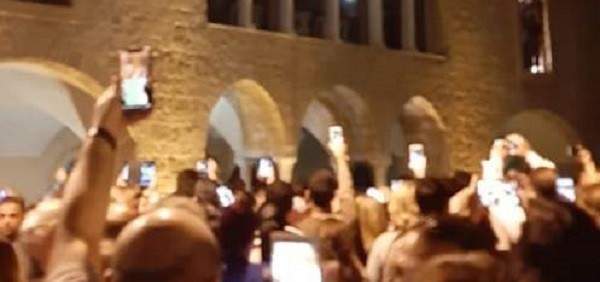 وصول شعلة النور المقدس إلى كاتدرائية مار جاورجيوس