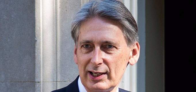 وزير المالية البريطاني: البلاد عند مفترق طرق بعد عام صعب