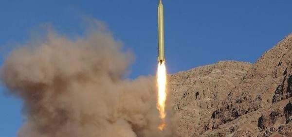 الحوثيون يعلنون إطلاق صاروخين بالستيين باتجاه موقع سعودي