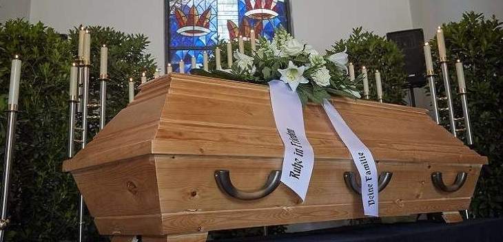 أصوات من داخل تابوت توقف مراسم دفن في الأرجنتين