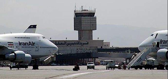 رويترز: حريق على متن طائرة بمطار مهر آباد الإيراني على متنها 50 راكبا