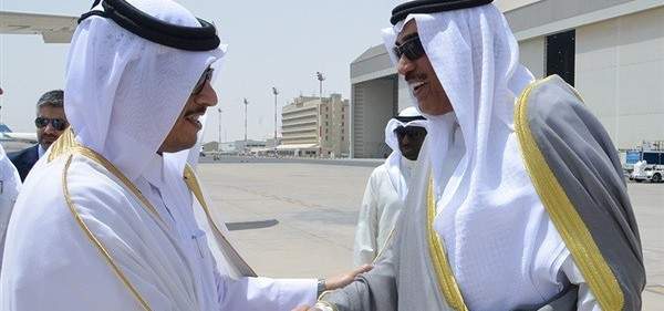 وزير خارجية قطر يصل الكويت لبحث أزمة مقاطعة الرباعي العربي