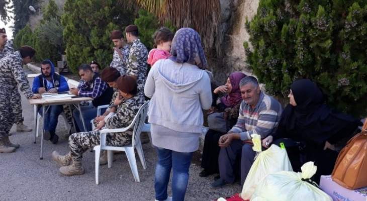 النشرة:32 نازحا يتجمعون بمركز كامل جابر بالنبطية استعدادا للعودة لسوريا