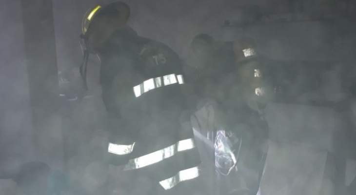 النشرة: إخماد حريق شب في عيادة أسنان في حي الست نفيسة في صيدا