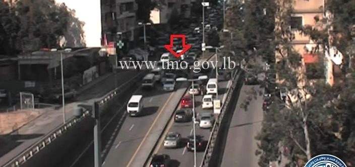 تصادم بين 3 سيارات على طريق بشارة الخوري- بيروت باتجاه قصقص وحركة المرور كثيفة