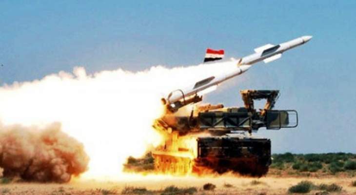 سبوتنيك: الدفاعات الجوية السورية تتصدى لأهداف بالقرب من قاعدة حميميم