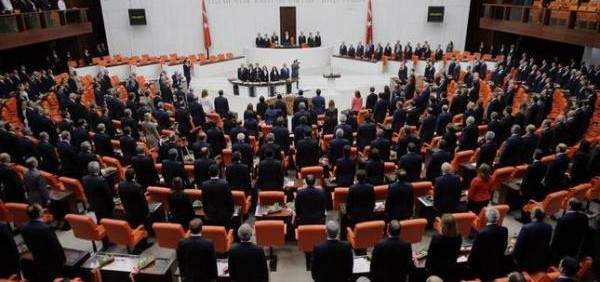 البرلمان التركي: اعتراف برلمان هولندا بمزاعم إبادة الأرمن في حكم العدم