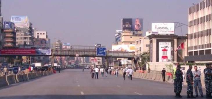 تنظيف الطرقات في جل الديب وسط غياب للمتظاهرين