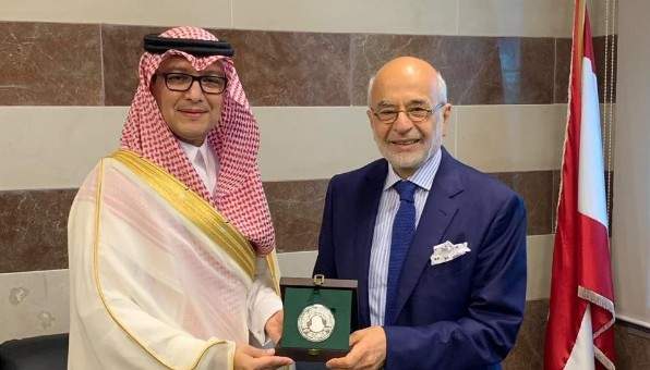  شهيب بحث مع سفير السعودية في تعزيز العلاقات التربوية وعرضا الأوضاع في لبنان والمنطقة