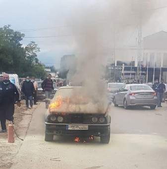النشرة: الدفاع المدني أخمدد حريقاً شب في سيارة امام مركز تسجيل السيارات بزحلة