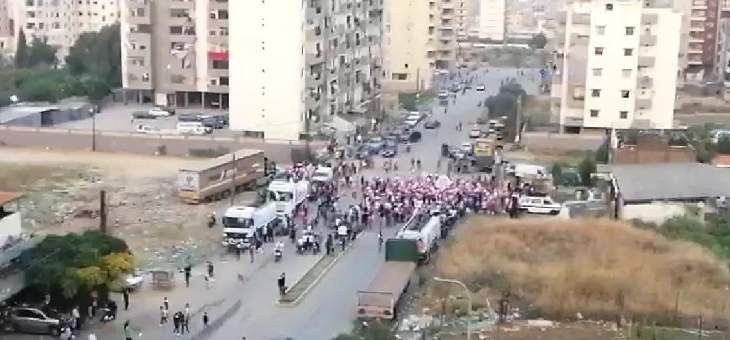 مسيرة راجلة ووقفة احتجاجية لأهالي جبل محسن