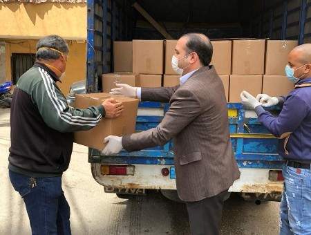 سفارة العراق قدمت كمية من المساعدات الغذائية للعوائل العراقية القاطنة بلبنان