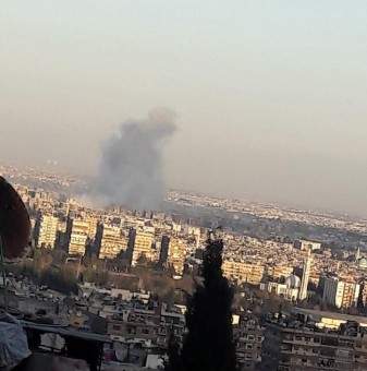 سماع دوي انفجار قوي في أرجاء دمشق تبين أنه ناجم عن تفجير ذخائر في عين ترما