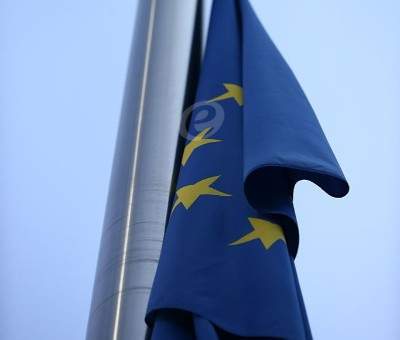 البنك الأوروبي يحذر من اتجاه نحو الانفصال عن منطقة  اليورو جراء زيادة المديونية