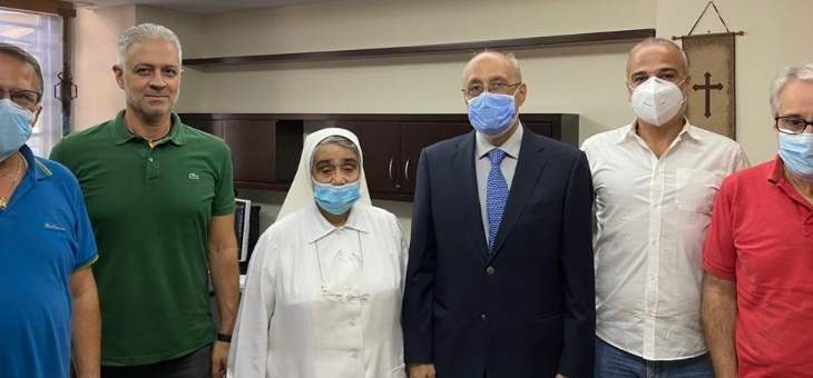 أبو شرف عاين الأضرار بمستشفى الوردية: على الدولة تحمل مسؤولياتها تجاه المستشفيات المتضررة