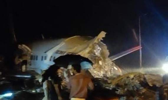 تحطم طائرة تقل 191 راكبا في مطار في ولاية كيرالا الهندية