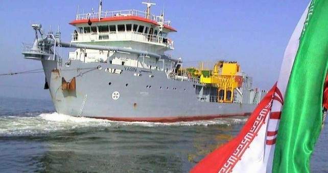 نقل أحد أفراد طاقم سفينة إيرانية جرى إجلاؤه قبالة اليمن إلى سلطنة عمان