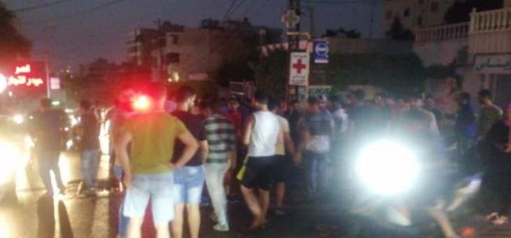 إصابة امرأة وابنتها صدما على طريق عام دوحة عرمون