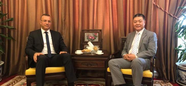 درويش عرض العلاقات الاقتصادية والتجارية مع سفير الصين 