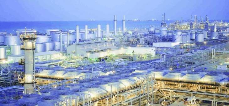 بلومبيرغ: السعودية أوقفت نصف إنتاجها من النفط بعد هجمات للحوثيين بطائرات مسيرة على منشآت أرامكو