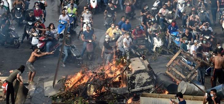 الاندبندنت: الغضب الشديد للمواطنين اللبنانيين سببه النظام الظالم 