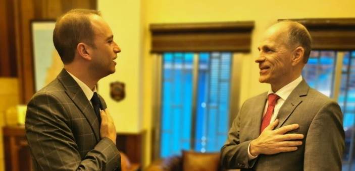 سفير هولندا زار محافظ بعلبك الهرمل: معنيون بلبنان مستقر