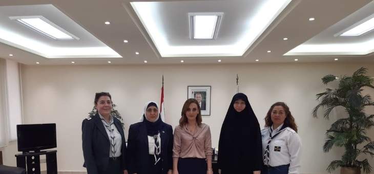 وفد من الإتحاد اللبناني للمرشدات والدليلات التقى وزيرة الشباب والرياضة 