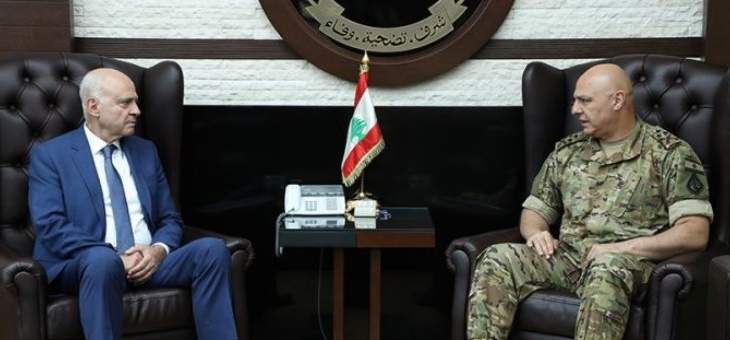 قائد الجيش عرض الأوضاع العامة مع بانو والقائم بأعمال سفارة إيران