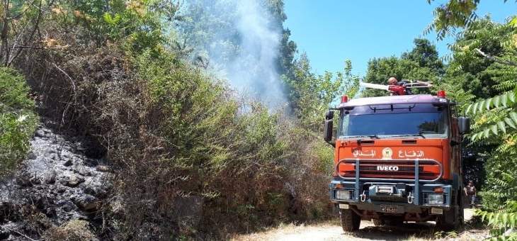 الدفاع المدني: اخماد حريق أعشاب في بيت الدين - الشوف