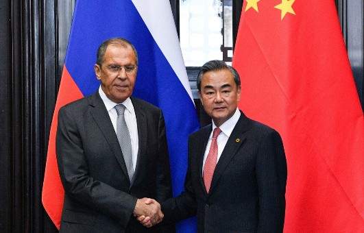 وزيرا خارجية روسيا والصين بحثا بالتعاون الثنائي والحفاظ على الاتفاق النووي الإيراني