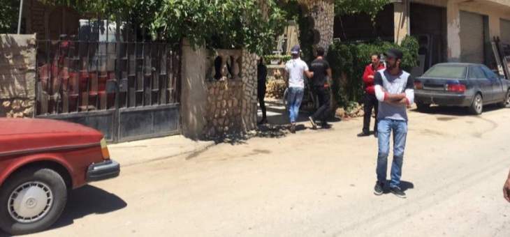 النشرة: توقيف شخص بالشروانة وشقيقه يطلق النار فوق حاجز الجيش