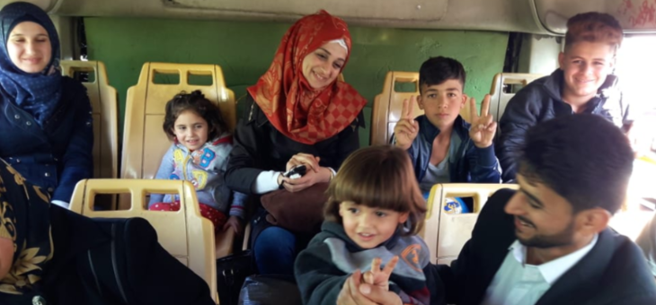 النشرة: دفعات جديدة من النازحين السوريين عادت من لبنان إلى سوريا