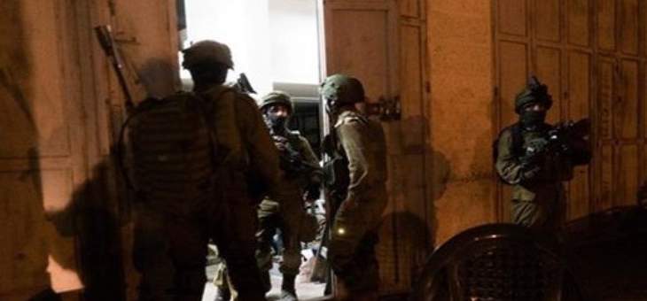 القوات الإسرائيلية داهمت منازل فلسطينيين واعتقلت 16 منهم بالضفة الغربية
