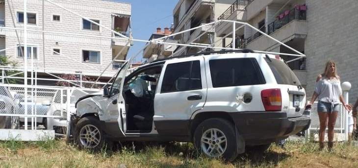 الدفاع المدني: جريحة اثر حادث سير في المعلقة - زحلة