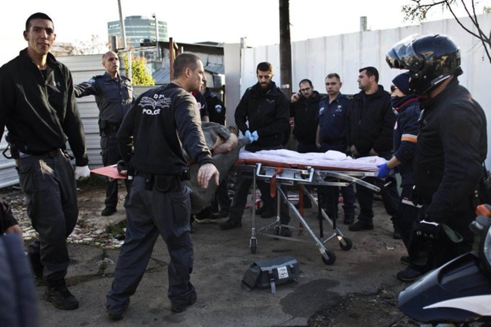 الإسعاف الإسرائيلي: إصابة شخصين في عملية طعن في ريشون لتسيون جنوب تل أبيب