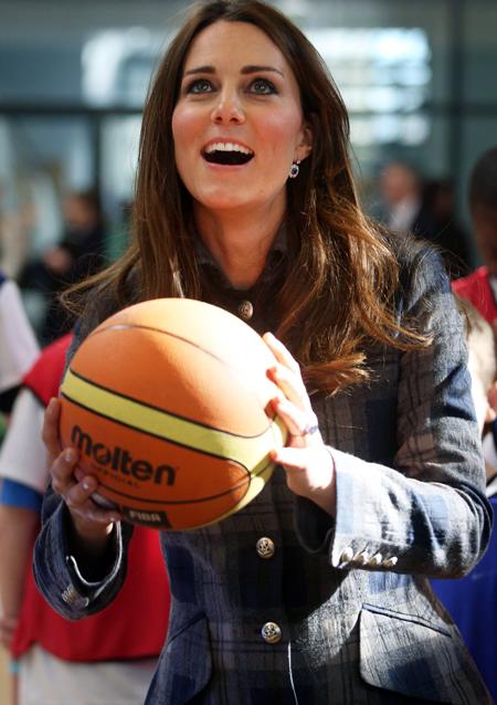 1365402827 kate middleton baby bump basketball gi